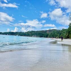 Vackert, men vi siktar på att vara ensamma på stranden en av de kommande dagarna!