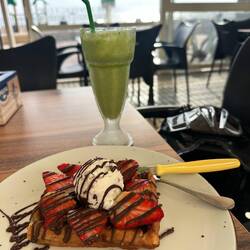 All in... Zisi gönnt sich was Leckeres am Strand