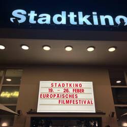 Das Festival zur Reise. Flandern firmiert als Land. Tetes brulees.