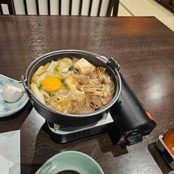 Le plat principal cuit où j'ai ajouté l'œuf