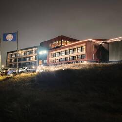 Unser Hotel " Hoge Duin" am Abend