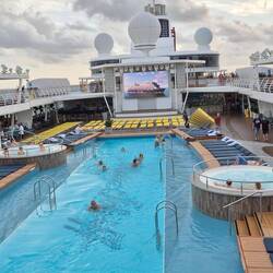 Noch ist der Pool leer