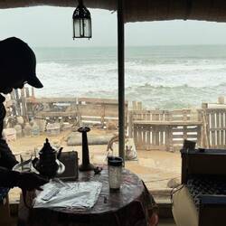 Houcine füllt Tee ein 🫶❤️💫