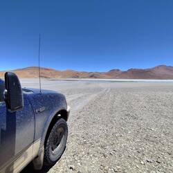 Fahrt im riesigen Krater zur Laguna Diamante.