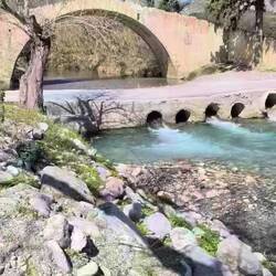 Die Steinbrücke ist eine von mehreren, die es hier noch gibt.