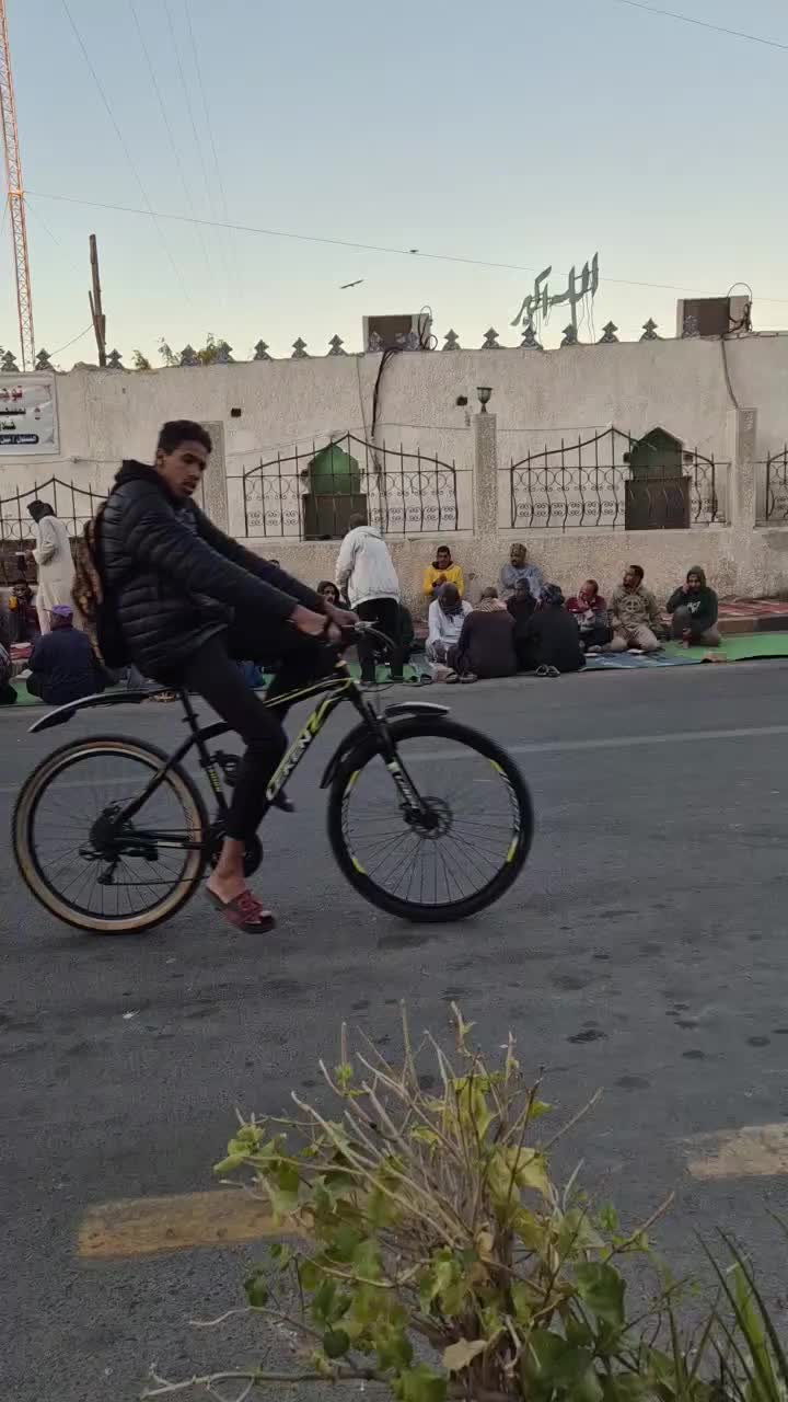 Essenausteilung an der Straße