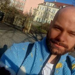 Es chli müeds Lionel uf Matchajagdt