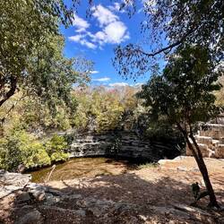 Cenote Sagrado, ein heiliger Kalksteinschach für Opfergaben
