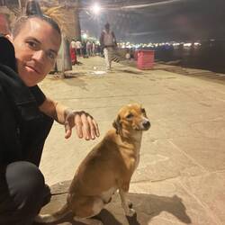 Mumpi's friend who looks like she's smiling and crying at the same time 🥲😭🥰