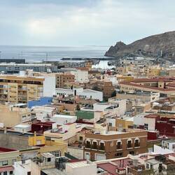 Der Stadtteil rund um den Hafen ist recht heruntergekommen.