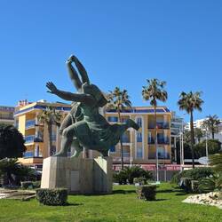 Vorlage: Gemälde von Pablo Picasso aus dem Jahr 1922 „Zwei Frauen, die am Strand"