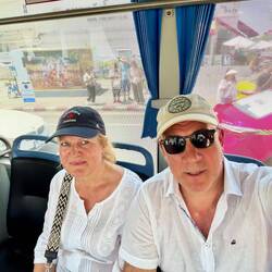 im Linienbus zum Liegenden Bhadda