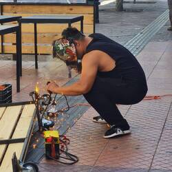 Schweißarbeiten auf dem Bürgersteig von Bellavista