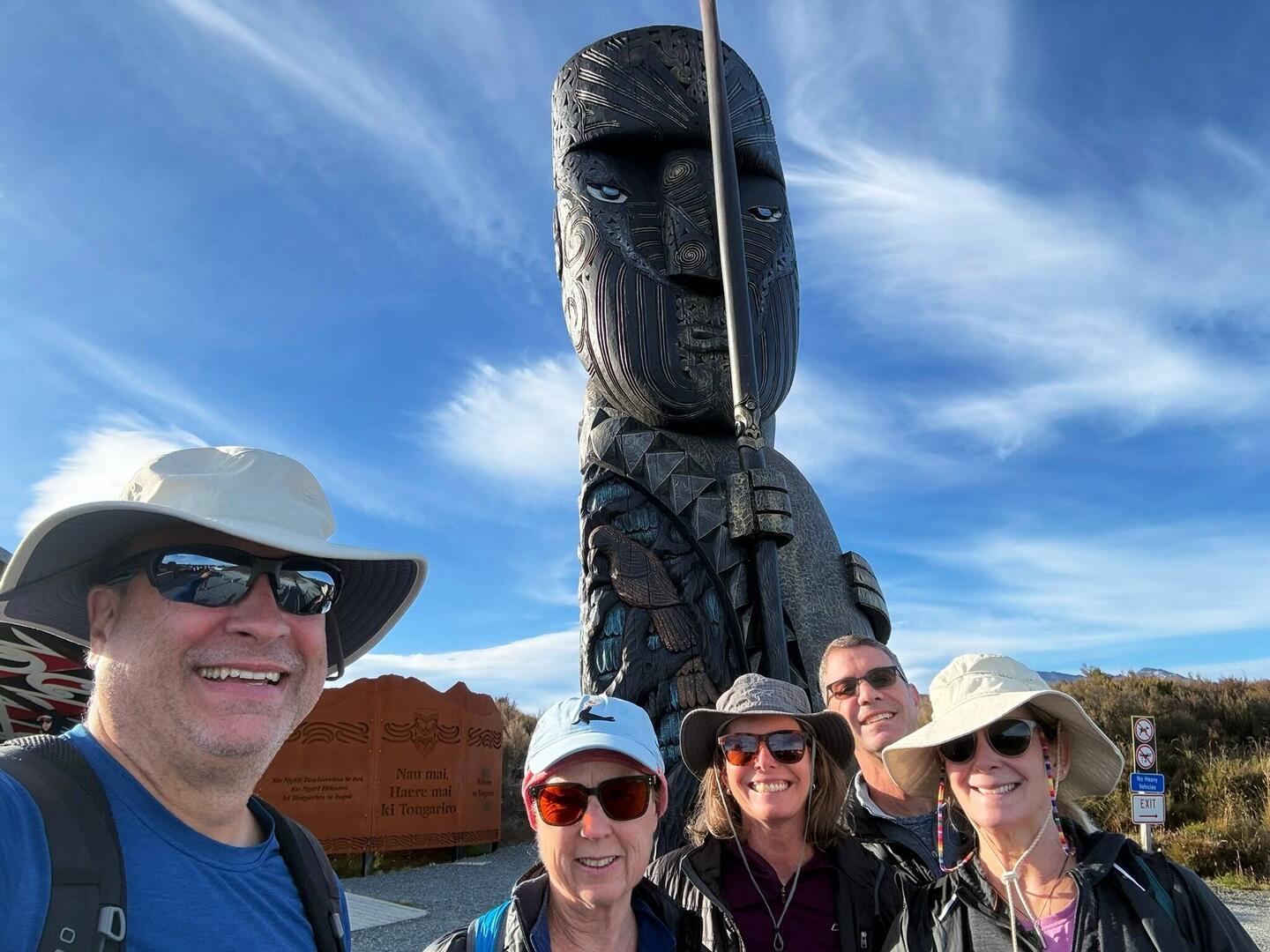 Māori statute at the beginning of the hike