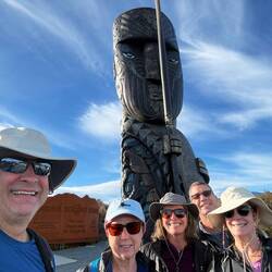 Māori statute at the beginning of the hike