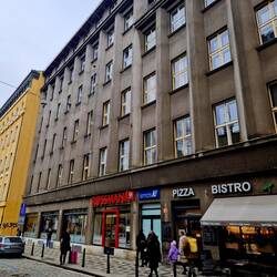 Es het ignwie 2 Arte vo Hüser, sötigi wie hie odr so giga-prunktfoui, mittuauterlichi