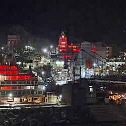 Rishikesh de noche