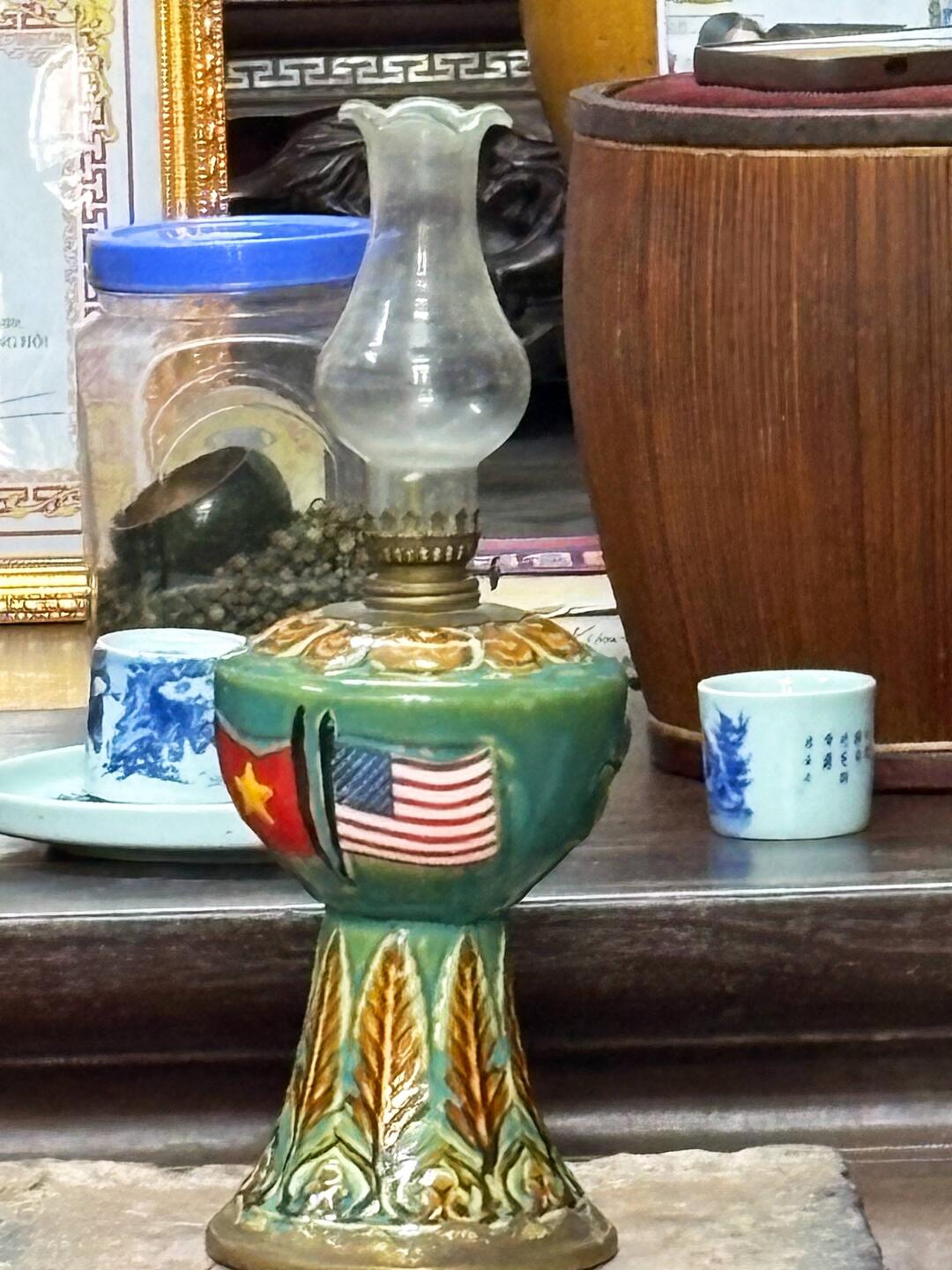 Replica of gift Vietnam presented to Obama when he visited