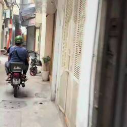 Susan and Brian leading us through alleys