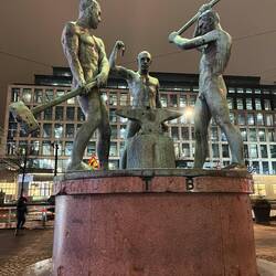 Holzhacken fuer die Sauna?