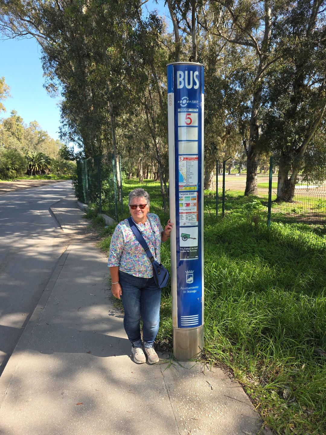 Mit der Buslinie 5 vom Golfplatz ⛳️ geht es nach Malaga.