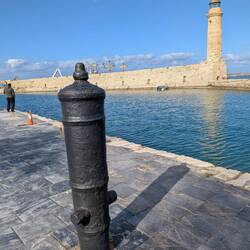 Schwerter zu Pflugscharen! Kanonen zu Pollern, jau dat isses.