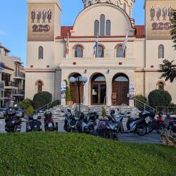 Im Moment hat die griechisch orthodoxe Kirche das Sagen