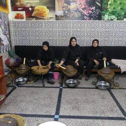 Diese Frauen zeigen uns die Verarbeitung der Argannüsse