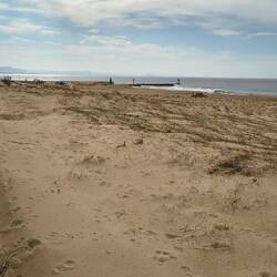 Auch am Strand alles zu geweht und aufgetürmt
