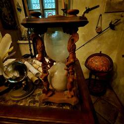 Wer wott scho nid, ds sini Zit vo mehrere haubnackte Froue festghäbt wird?🙃