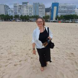 Senhora Verão an der Praia Copacabana