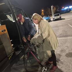 Ronald holt uns in Faro ab