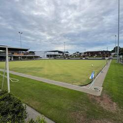 Die sagen hier Bowling dazu. Ich glaub wir kennen es als Boule