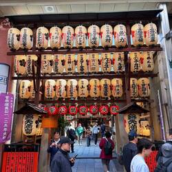 Along with the shopping streets and food stalls, you have these beautiful little shrines/temples.