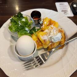 Another little breakfast find, in the train station! Needed a place close to our tour meet up spot.