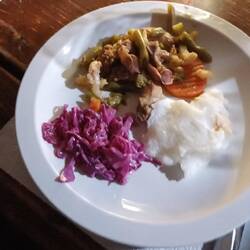 Hähnchenkeule, - Hals und - Magen mit Gemüse, alles sehr lecler !!!