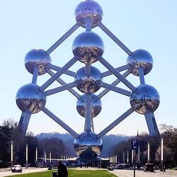 Not a cloud in the sky 16°