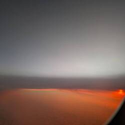 Sonnenaufgang im Flieger