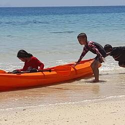 Thailändische Kinder, alles besser als Schule