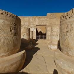 Großer Säulensaal, leider beim Erdbeben 27 v.Chr. zerstört