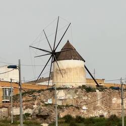 eine Mühle in der Stadt