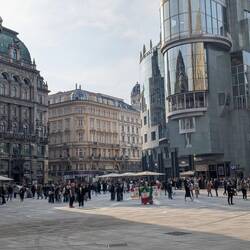 Stephansplatz (see reflection of St. Stephans)