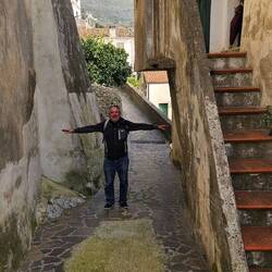 Da fahren die Einwohner zu ihrer Unterkunft