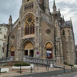 Kirche in der ersten Reihe am Strand