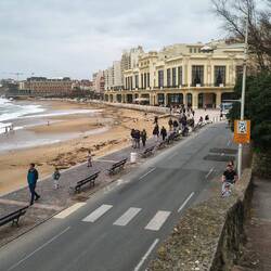 Die Prachtbauten sind mit Sandsäcken geschützt