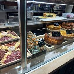 Auf jeden Fall bietet sich jede Menge Leckereien …