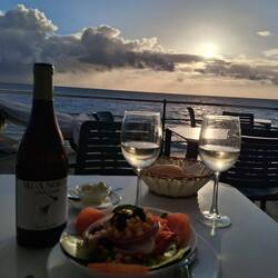 Leichtes Abebdessen mit Inselwein 🥰