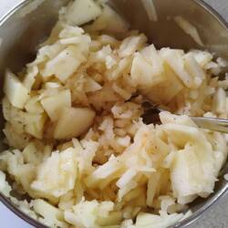 Lecker 😋 Fruchtfleisch der Cedri-Frucht