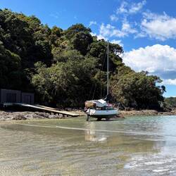 Interesting mooring technique...