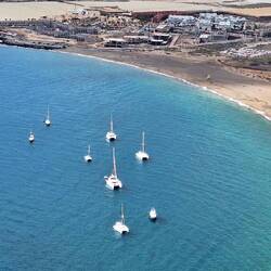 Blick auf die ankernden Boote